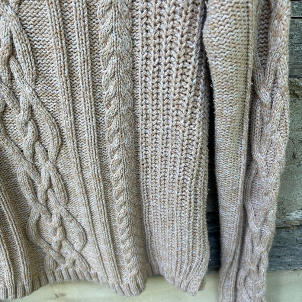 Old Navy Cable Knit Beige Sweater - Picture 5 of 6